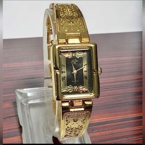 VTG LeMann Black Hills Gold Diamond 4 Gold Leaves Watch Bracelet Band Runs Well